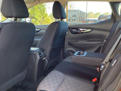 Used 2021 Nissan Rogue Sport SV image 19