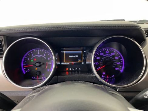 Used 2022 Ford Mustang Premium RWD image 5