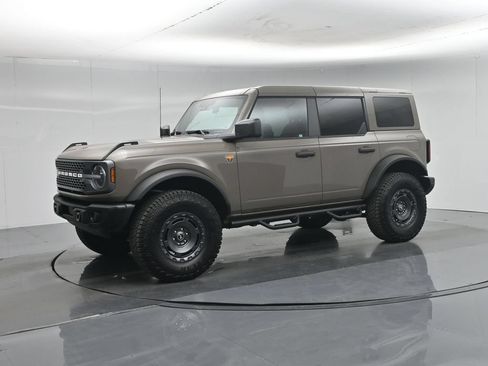 Used 2025 Ford Bronco Badlands w/ Sasquatch Package AWD/4WD image 30