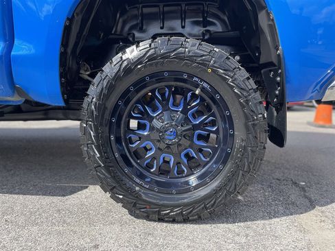 Used 2021 Toyota Tundra SR5 w/ TRD Off-Road Package image 39