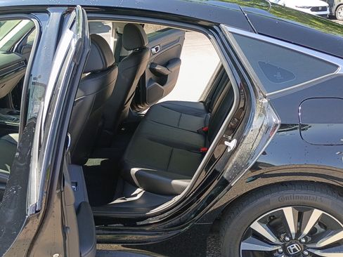 Used 2023 Honda Civic EX-L image 13