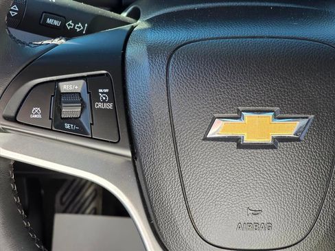 Used 2019 Chevrolet Trax LT w/ LT Convenience Package AWD/4WD image 15