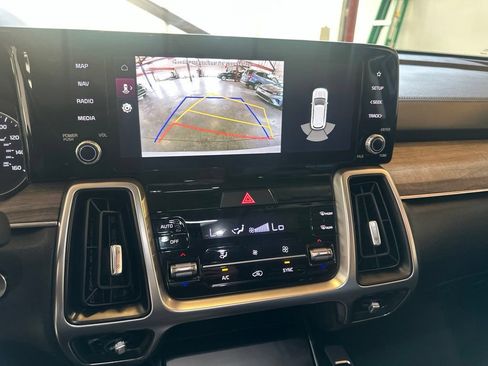 Used 2022 Kia Sorento S w/ Panoramic Sunroof Package AWD/4WD image 21