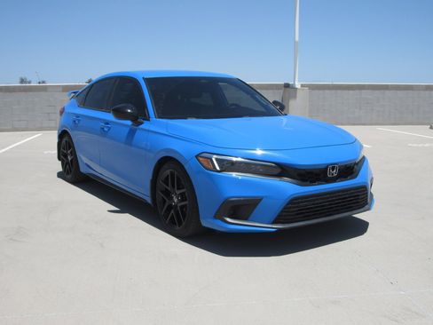 Used 2022 Honda Civic Sport image 2