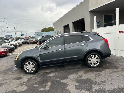 Used 2011 Cadillac SRX Luxury image 2