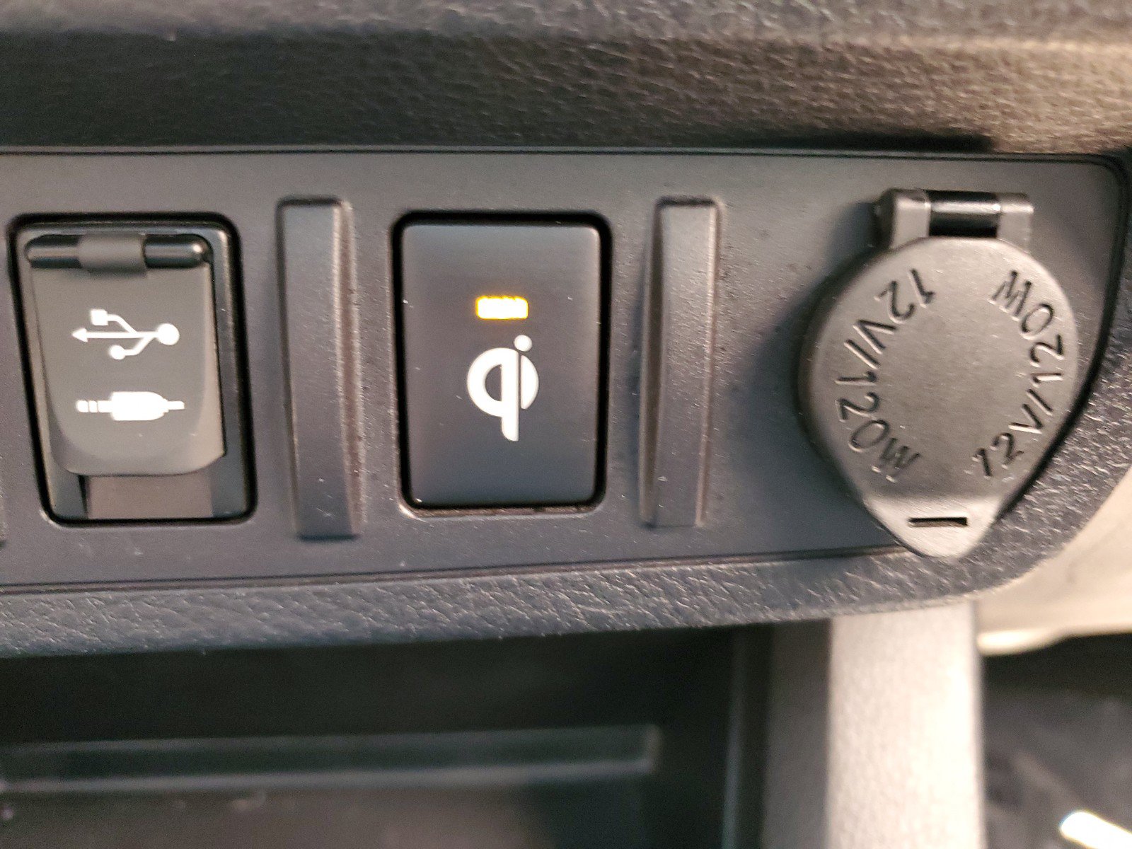 Used 2016 Toyota Tacoma TRD Off-Road w/ Premium & Technology Package RWD image 28