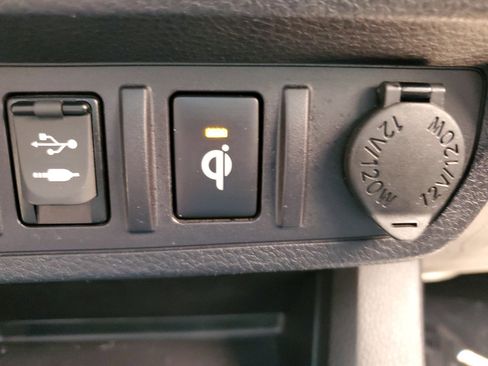 Used 2016 Toyota Tacoma 2WD Double Cab image 28