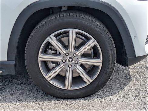 Used 2022 Mercedes-Benz GLS 450 4MATIC image 11