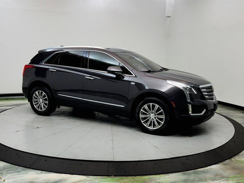 Used 2017 Cadillac XT5 Luxury w/ Driver Awareness Package FWD image 3