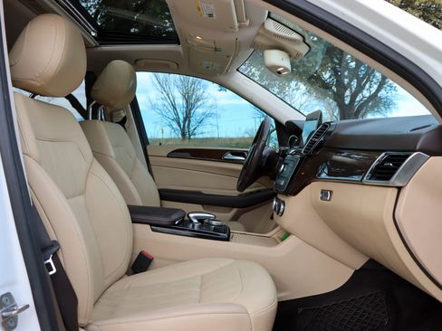 Used 2018 Mercedes-Benz GLE 350 w/ Premium 1 Package image 35