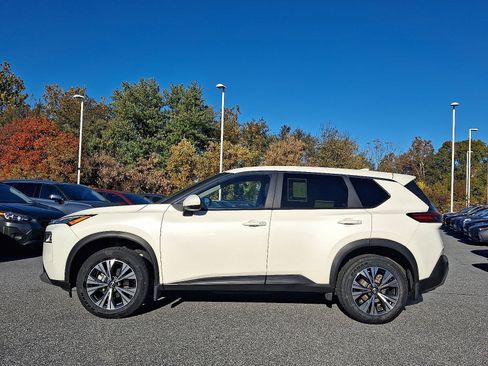 Used 2023 Nissan Rogue SV image 7