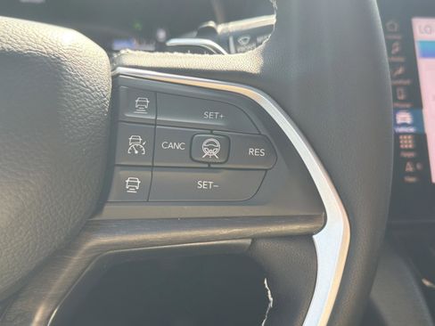New 2026 Jeep Grand Cherokee L Limited RWD image 11