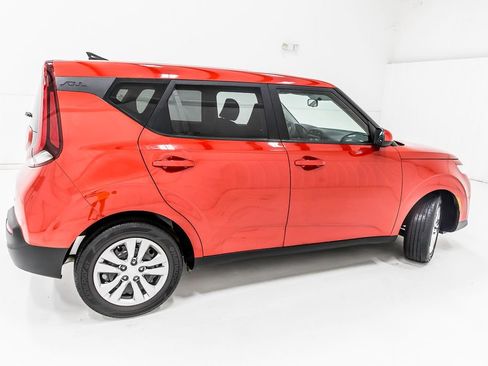Used 2021 Kia Soul LX FWD image 8