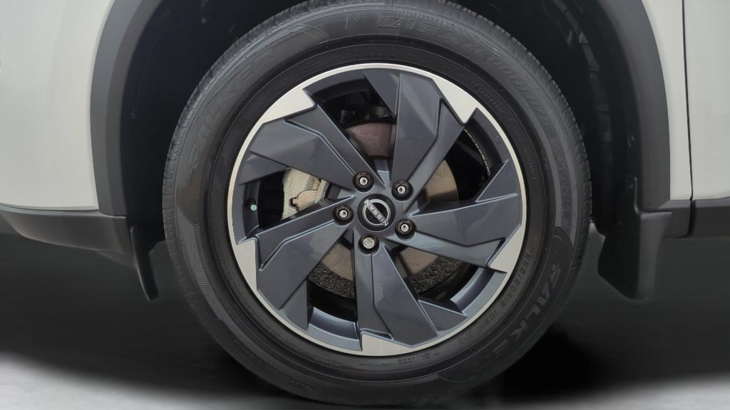 Certified 2024 Nissan Rogue SV w/ SV Premium Package FWD image 25