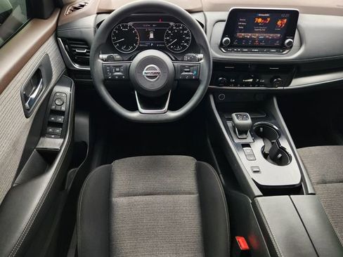 Used 2021 Nissan Rogue SV image 16