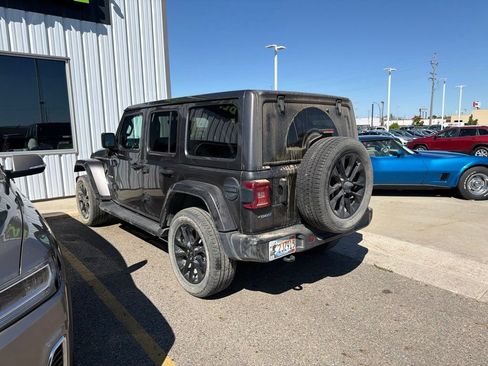 Used 2021 Jeep Wrangler Unlimited Sahara w/ Dual Top Group AWD/4WD image 6