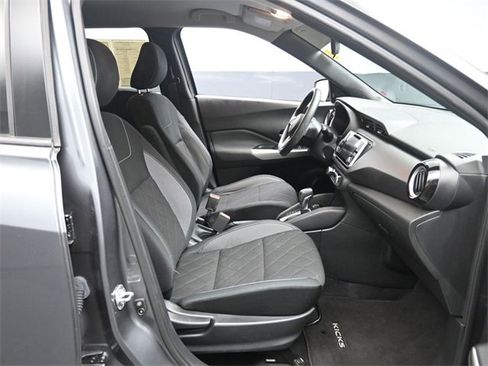 Used 2019 Nissan Kicks SV image 27