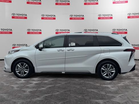 Used 2026 Toyota Sienna Limited AWD/4WD image 8