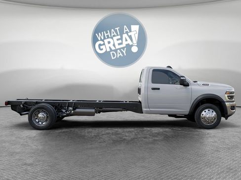New 2026 RAM 5500 Tradesman w/ Chrome Appearance Group AWD/4WD image 21