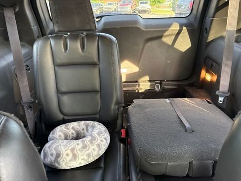Used 2014 Ford Explorer XLT w/ Equipment Group 202A AWD/4WD image 25