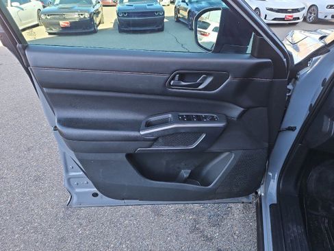 Used 2023 Nissan Pathfinder Rock Creek image 11