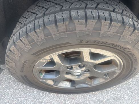 Used 2025 Honda Pilot TrailSport image 12