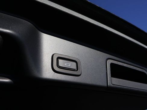 Used 2020 Land Rover Range Rover Evoque R-Dynamic HSE image 19