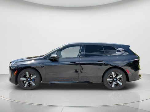 Used 2024 BMW iX xDrive50 w/ Premium Package AWD/4WD image 8