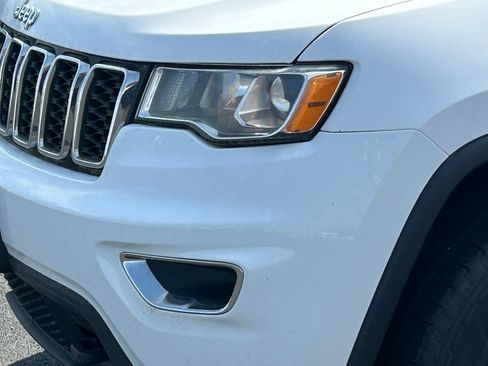 Used 2019 Jeep Grand Cherokee Laredo AWD/4WD image 12