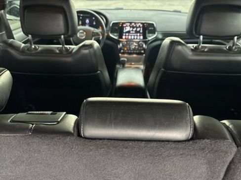Used 2019 Jeep Grand Cherokee Altitude image 30