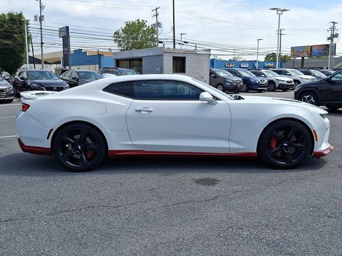 Used 2016 Chevrolet Camaro SS RWD image 4