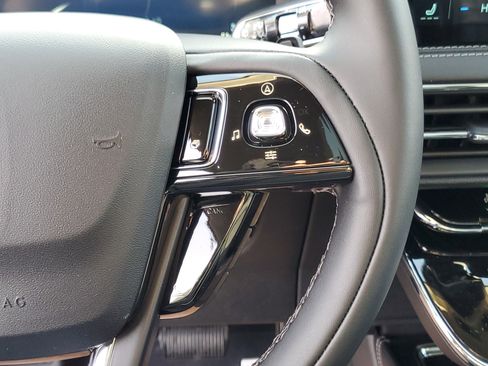 New 2026 Lincoln Corsair Premiere image 18