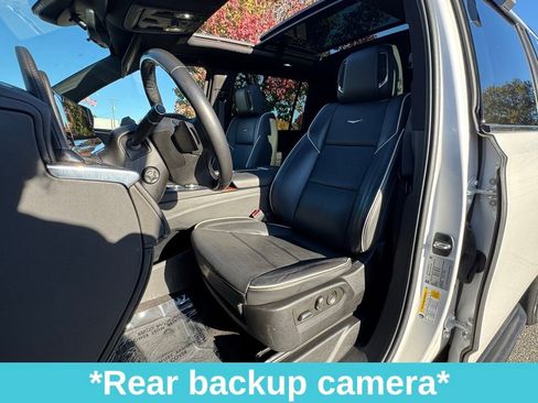 Used 2022 Cadillac Escalade ESV Premium Luxury image 16