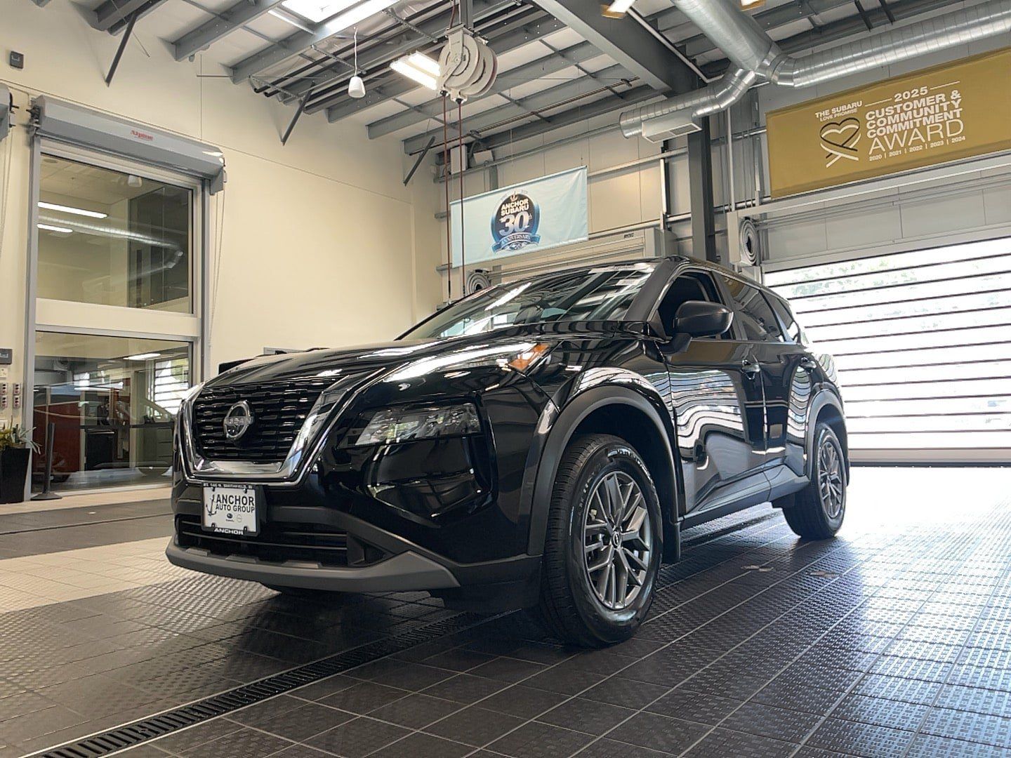 Used 2023 Nissan Rogue S AWD/4WD image 3
