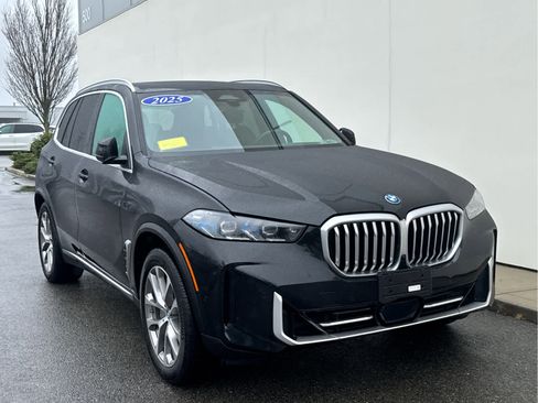 Certified 2025 BMW X5 xDrive50e w/ Premium Package image 2