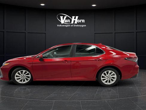 Used 2023 Toyota Camry LE FWD image 4
