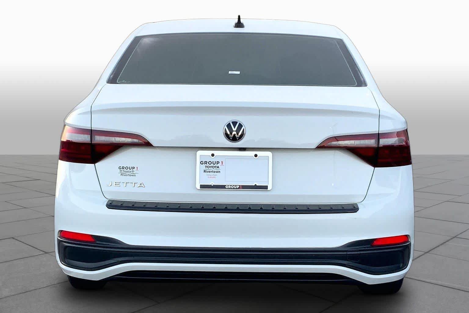 Used 2024 Volkswagen Jetta Sport FWD image 5