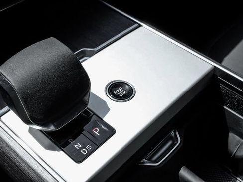 New 2026 Land Rover Range Rover SE AWD/4WD image 32