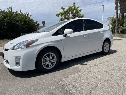 Used 2010 Toyota Prius FWD image 3