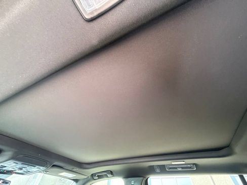 Used 2023 GMC Yukon XL Denali AWD/4WD image 16