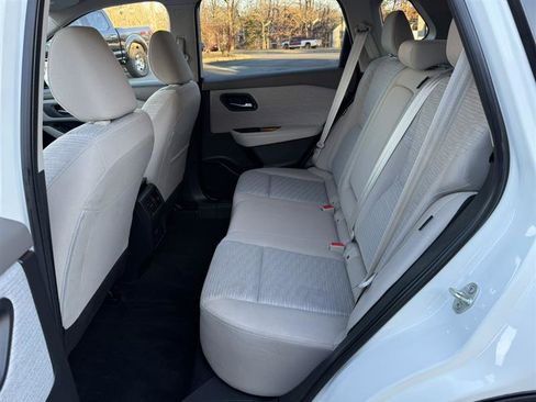 Used 2023 Nissan Rogue SV image 20