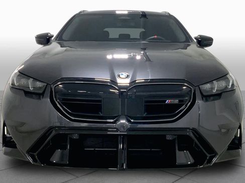 Used 2025 BMW M5 Touring w/ Executive Package AWD/4WD image 3