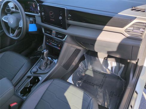 New 2026 Volkswagen Taos SE image 19