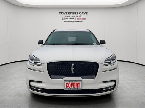 Used 2023 Lincoln Aviator Reserve w/ Equipment Group 201A image 2