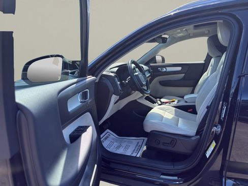 Used 2019 Volvo XC40 T5 Momentum AWD/4WD image 25