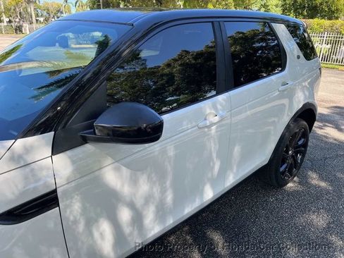 Used 2015 Land Rover Discovery Sport HSE Luxury image 24