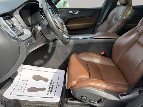 Used 2019 Volvo XC60 T5 Inscription w/ Protection Package FWD image 23