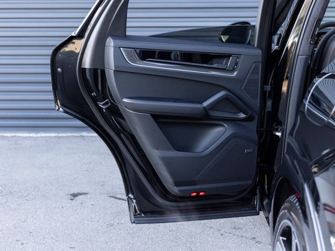 New 2026 Porsche Cayenne Turbo image 26