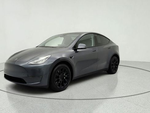 Used 2023 Tesla Model Y Long Range AWD/4WD image 1