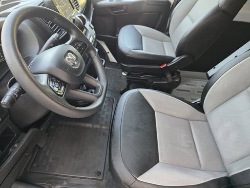 Used 2025 RAM ProMaster 2500 w/ Convenience Group FWD image 11